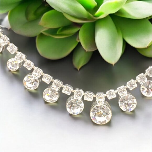Vintage Silver Tone Graduated Round Clear Crystal and Rhinestone Choker Necklace - Picture 11 of 12
